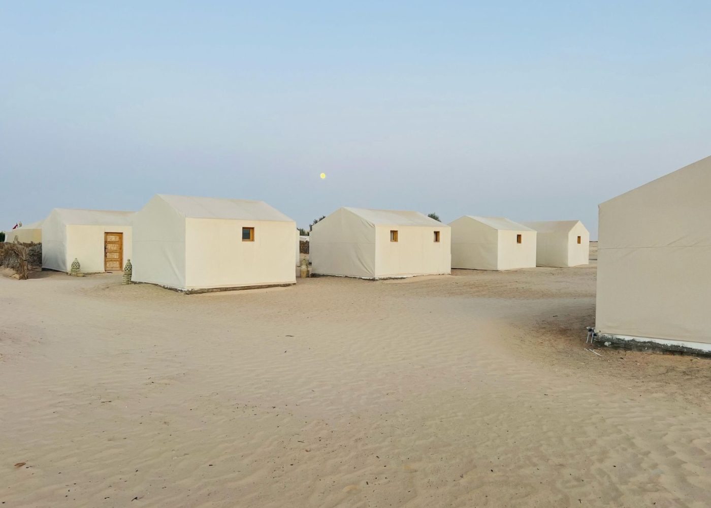 Tente confort au campement Dunes Insolites à Sabria